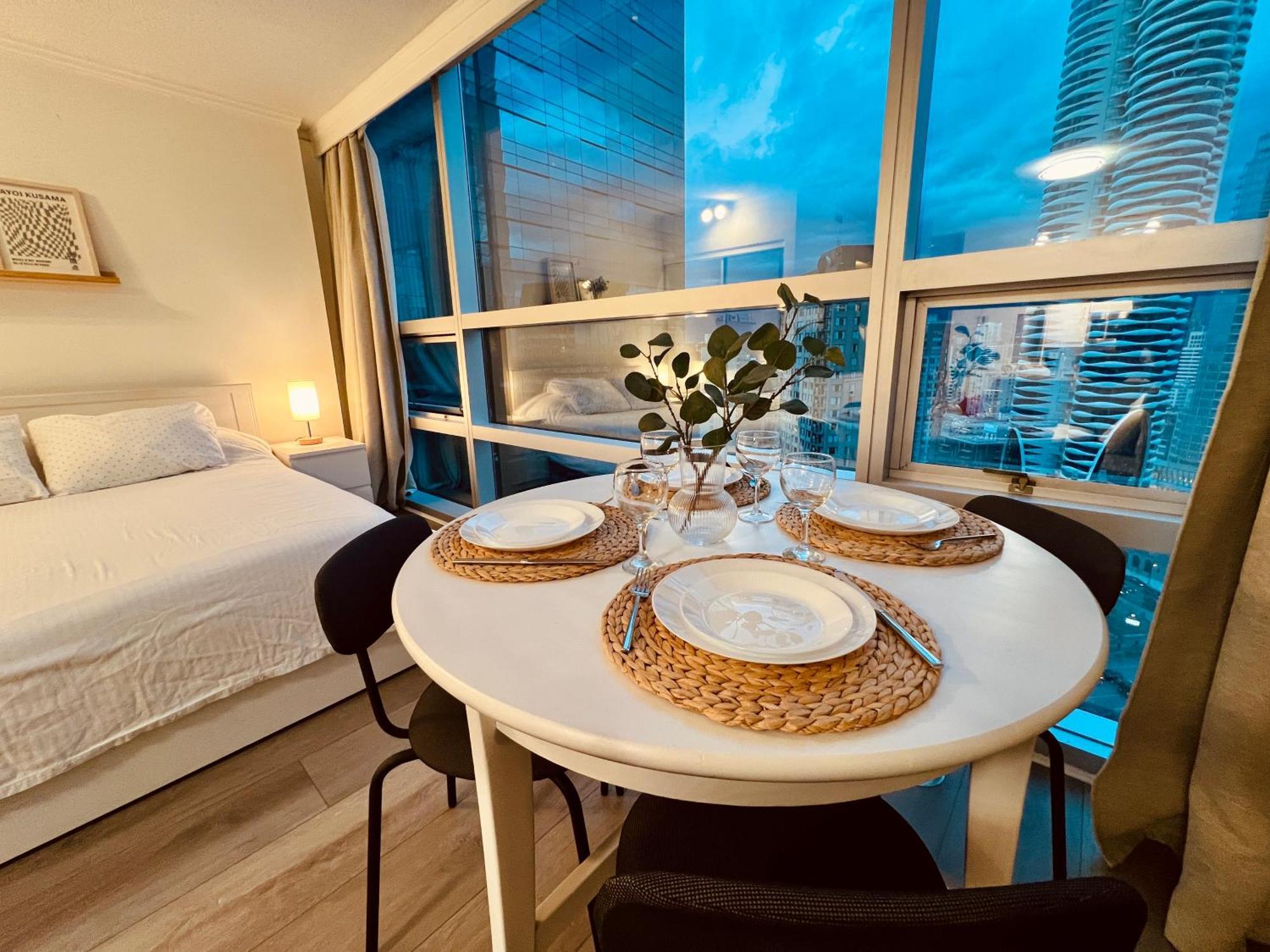 Stunning Skyline Views In A Cozy And Stylish Abode Apartment Vancouver Exterior photo