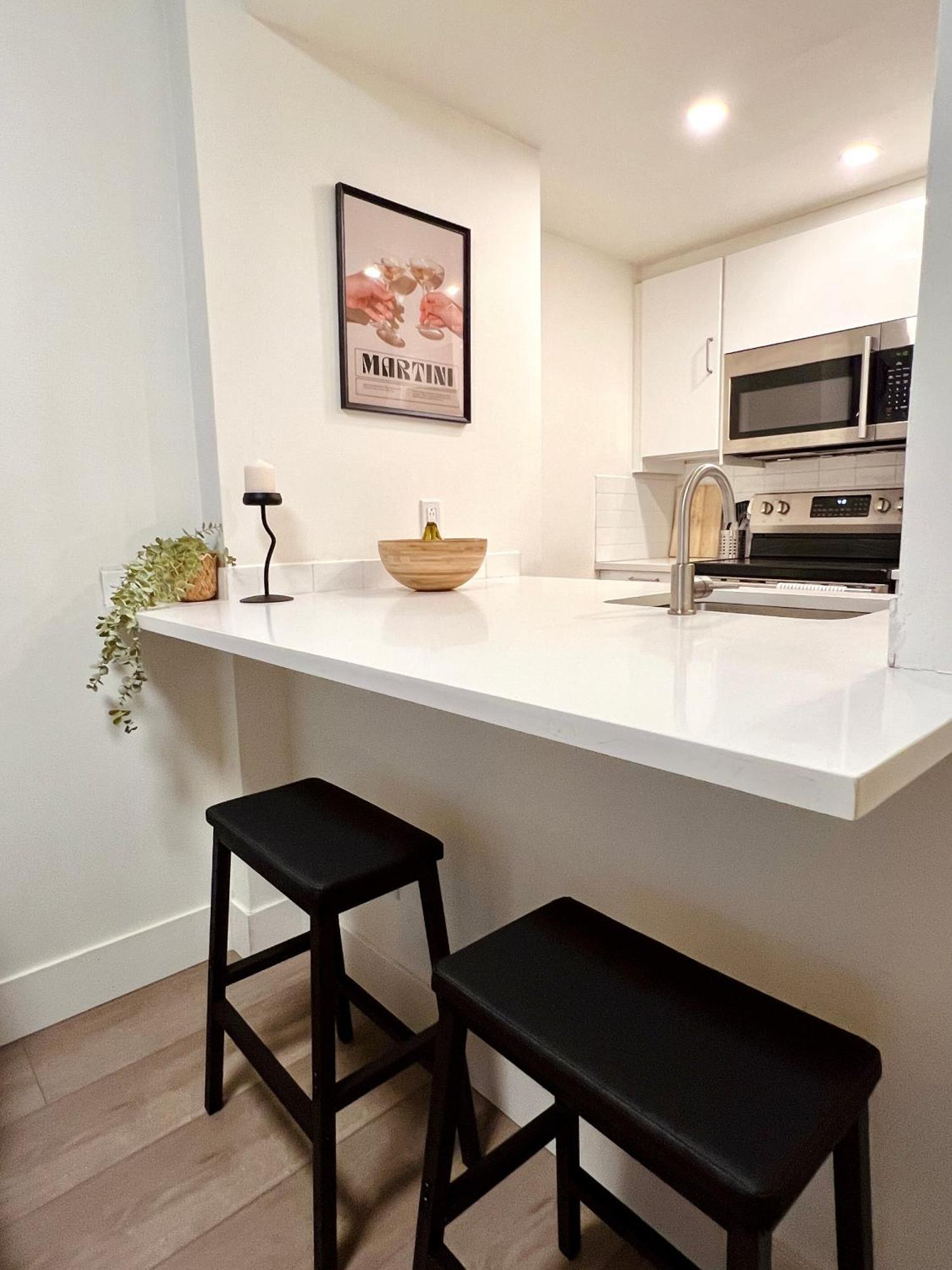Stunning Skyline Views In A Cozy And Stylish Abode Apartment Vancouver Exterior photo